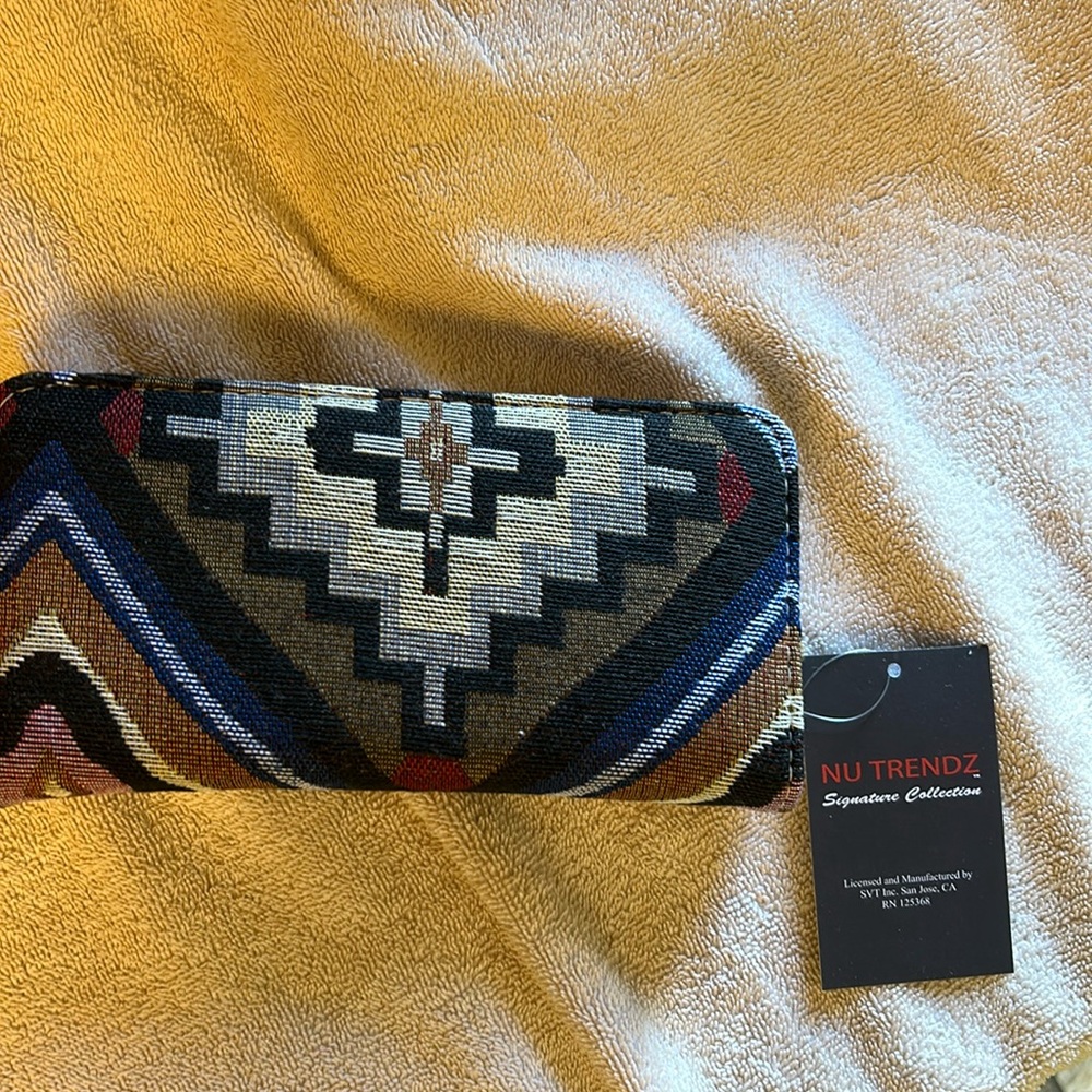 Nu trendz signature collection- southwest wallet